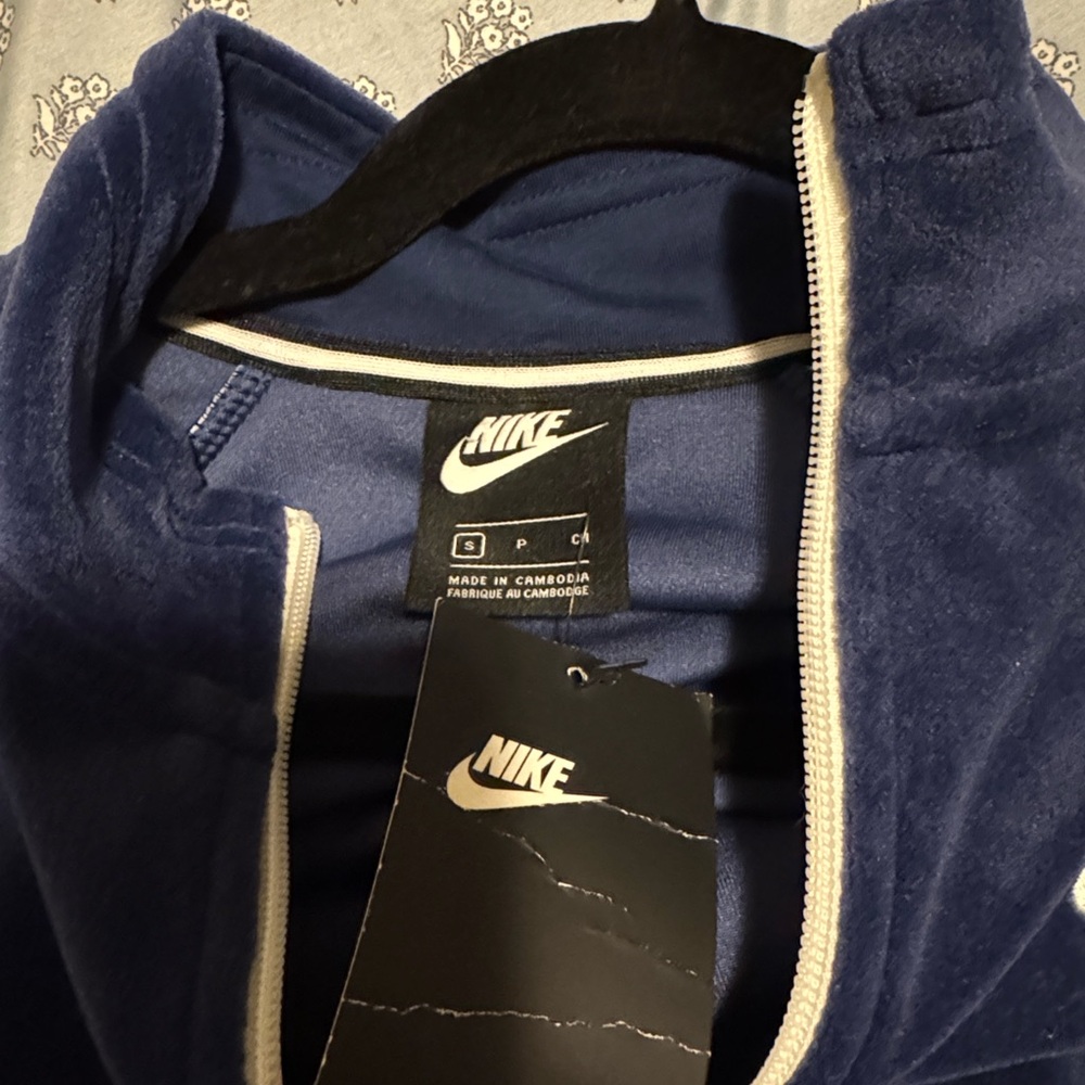 Nike velvet jacket - Picture 7 of 8